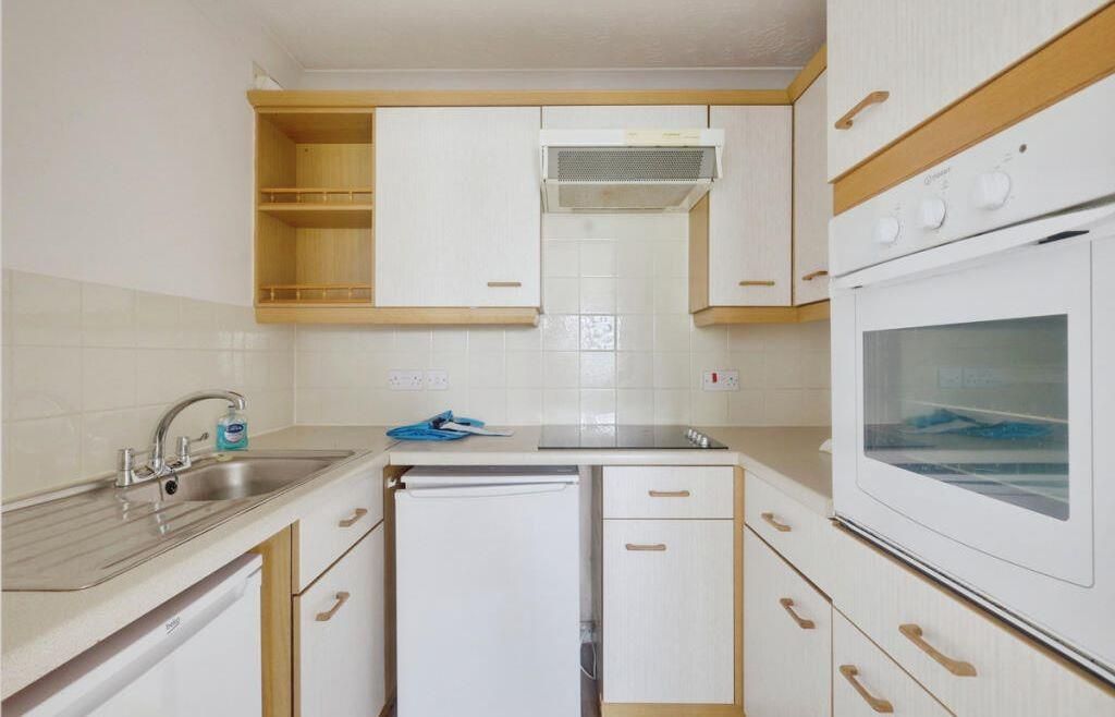 Property photo 3 of 10 Burges Kitch.Jpg