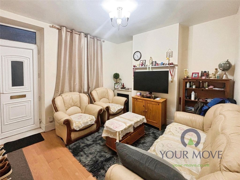 Property photo 2 of 9 Living Rood