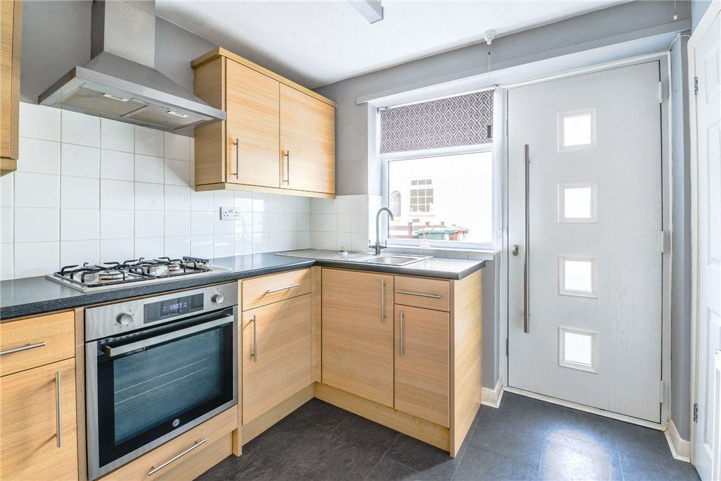 Property photo 3 of 17 Kitchen