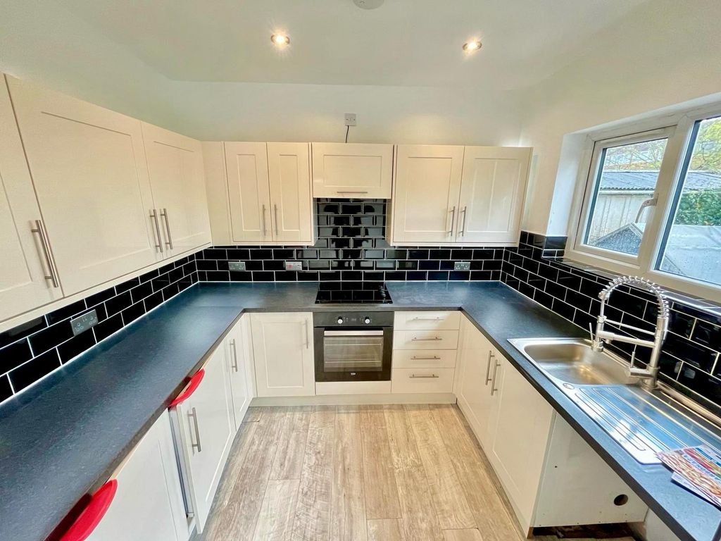 Property photo 1 of 13 Image