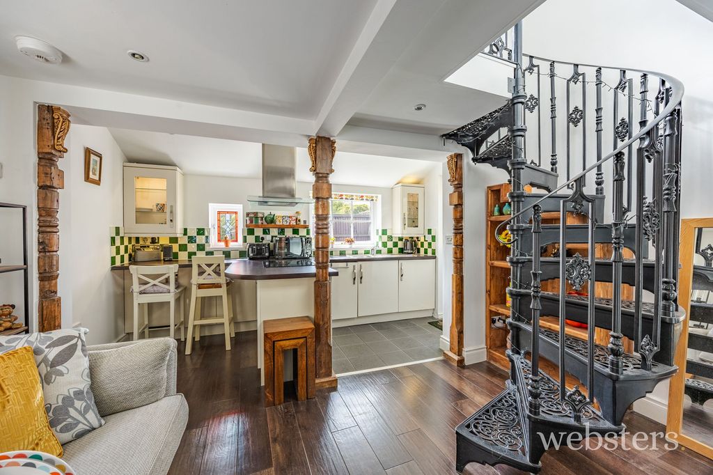 Property photo 2 of 18