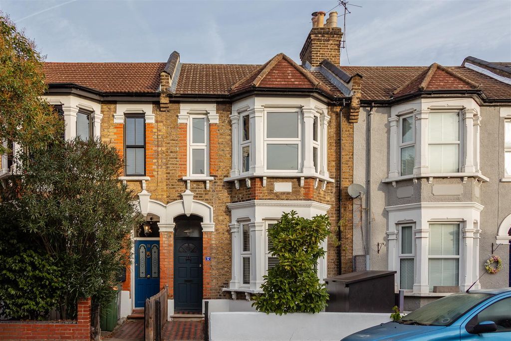 Property photo 1 of 36 Macdonald Road, E7