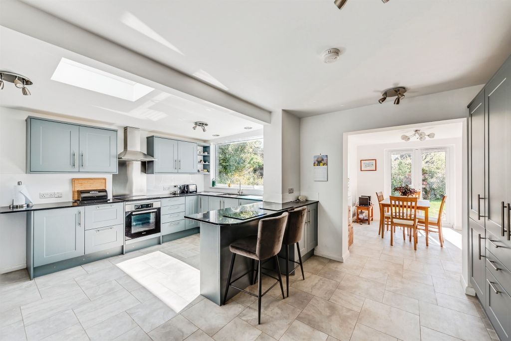 Property photo 2 of 21