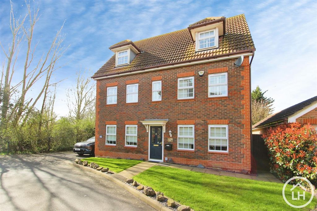 Property photo 1 of 25 External