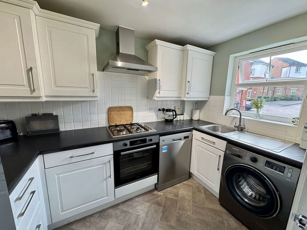 Property photo 2 of 14