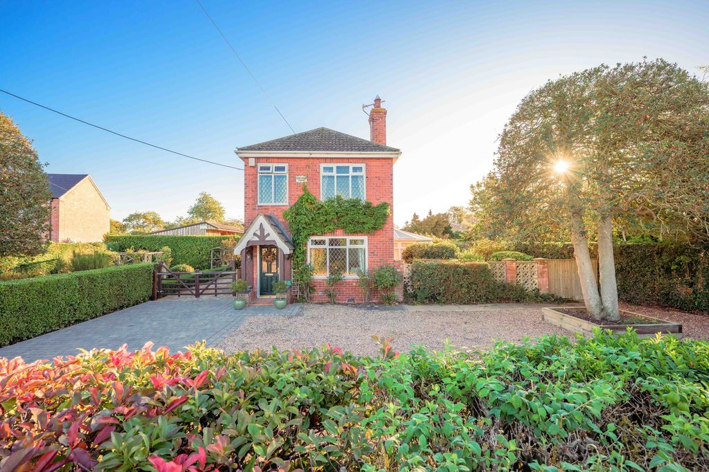 Property photo 1 of 37