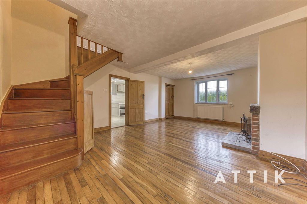 Property photo 2 of 20 Attik 42 Mill Rd-11.Jpg