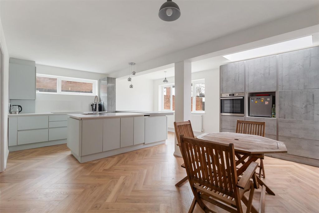 Property photo 2 of 10 2G Park Way N20 0Xp-1.Jpg