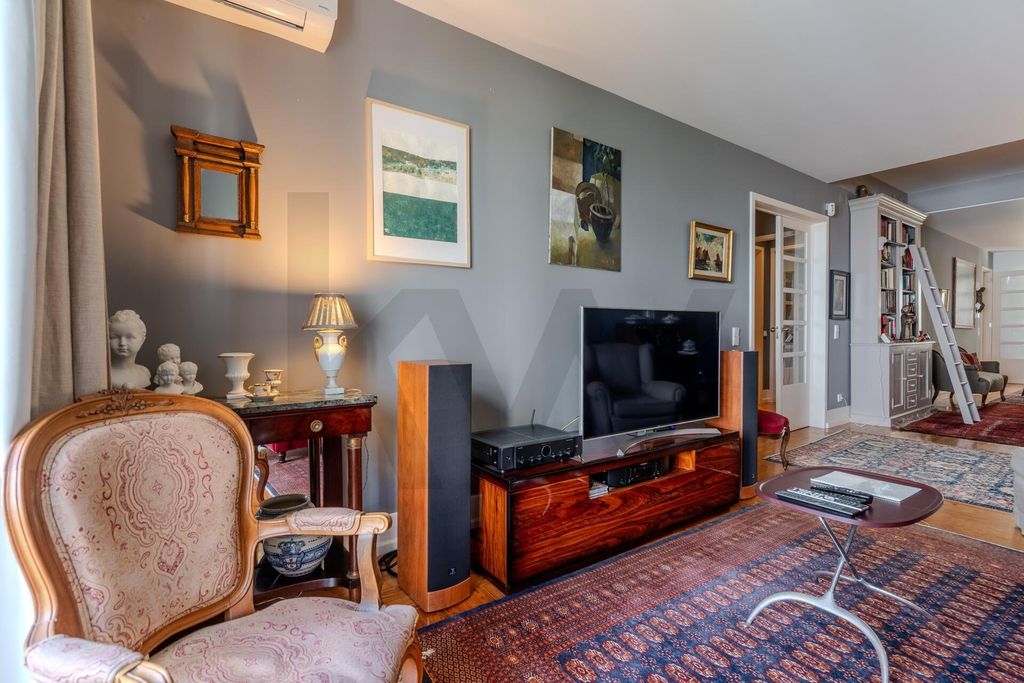 Property photo 2 of 52