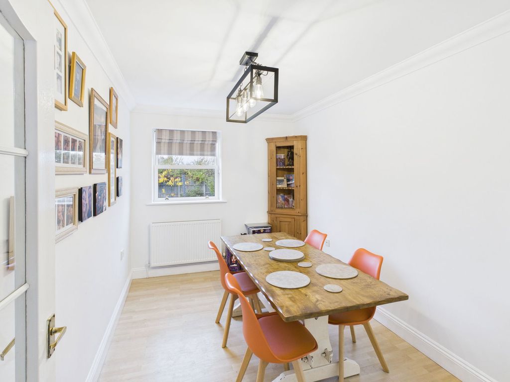 Property photo 2 of 23