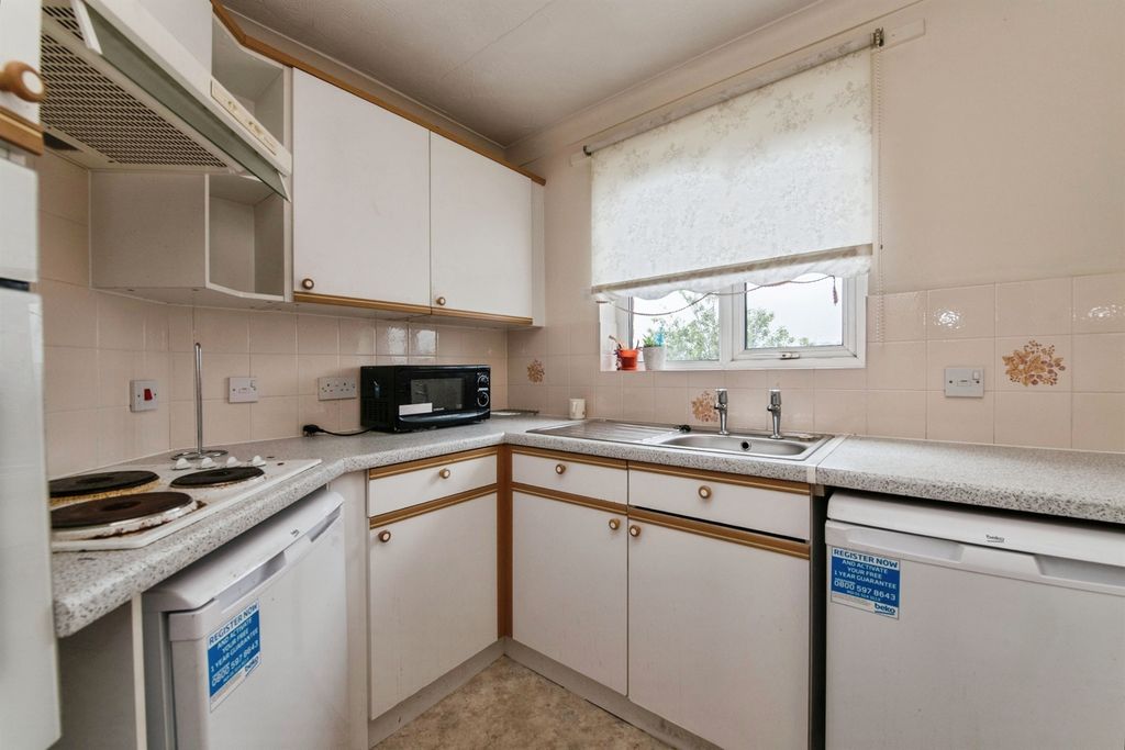 Property photo 3 of 14