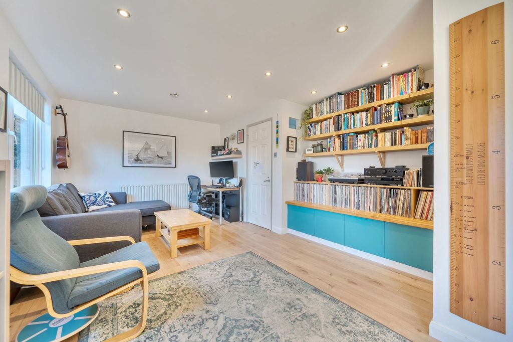 Property photo 3 of 19