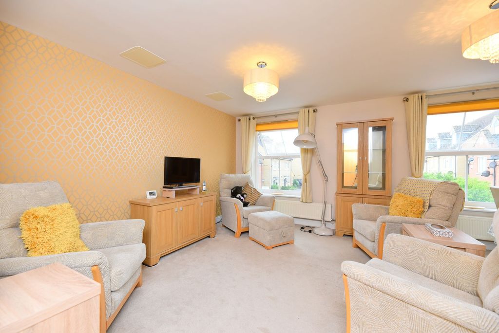 Property photo 3 of 18