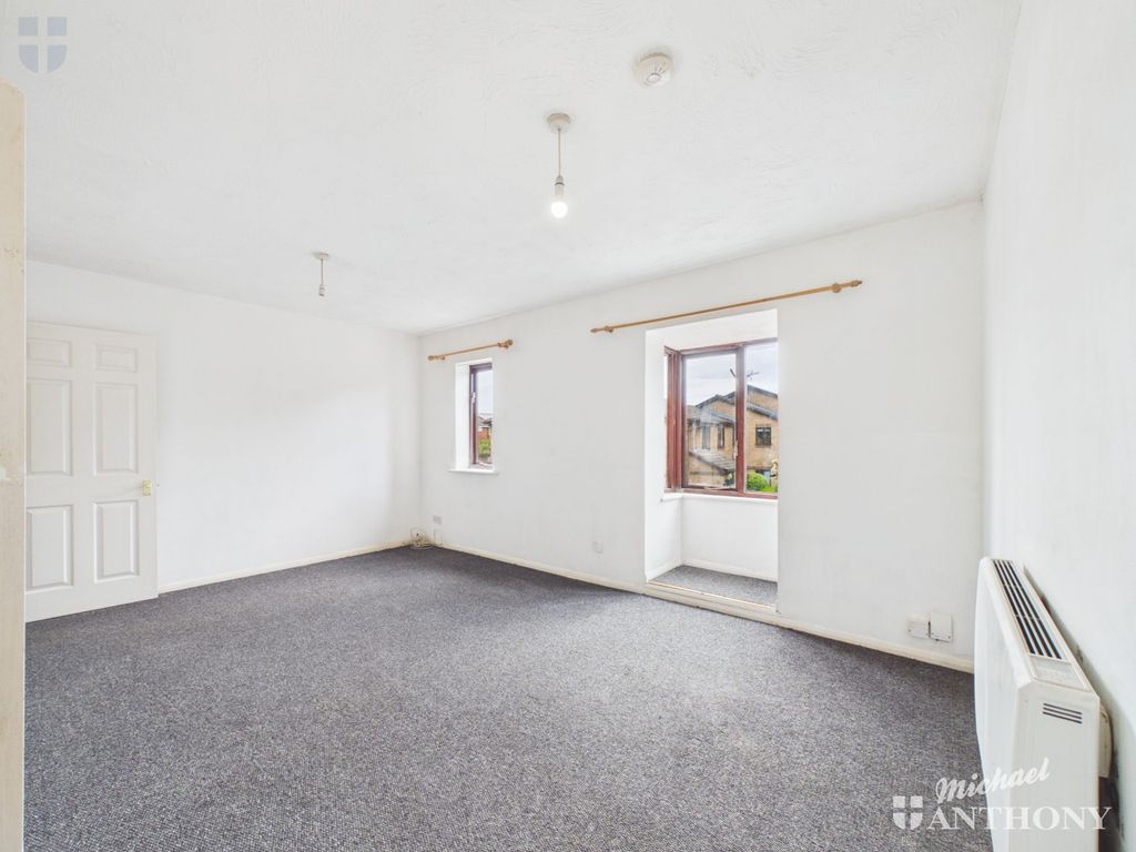 Property photo 2 of 9 Cam03218G0-Pr1029-Still004