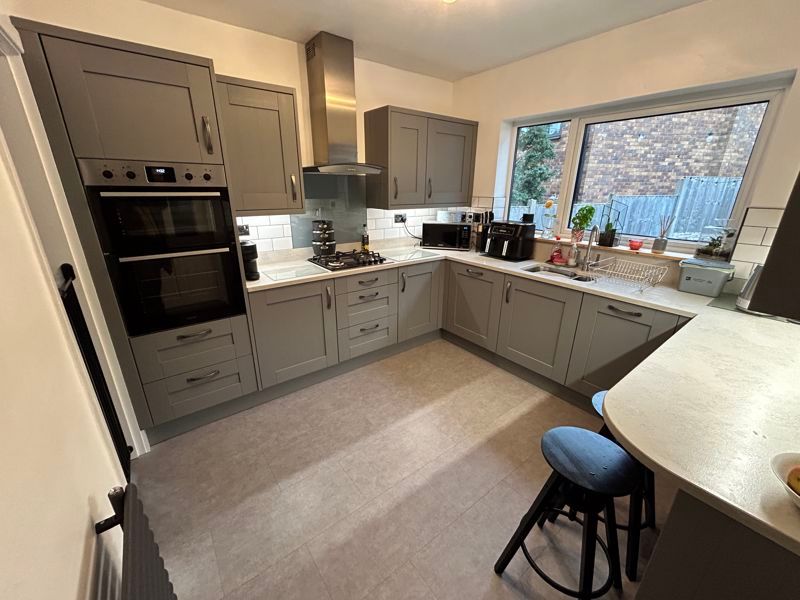 Property photo 3 of 28 Photo 7