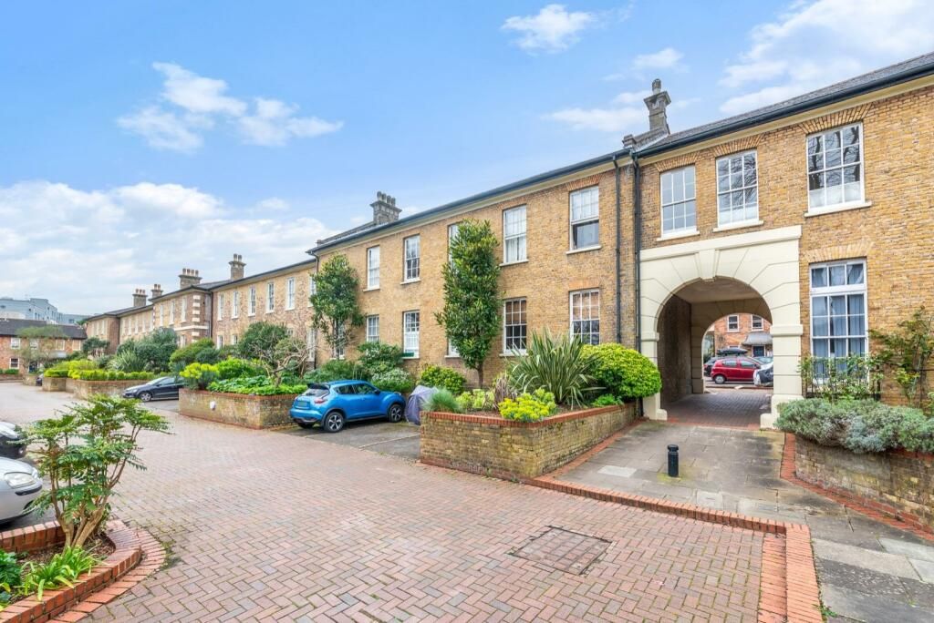 Property photo 2 of 11