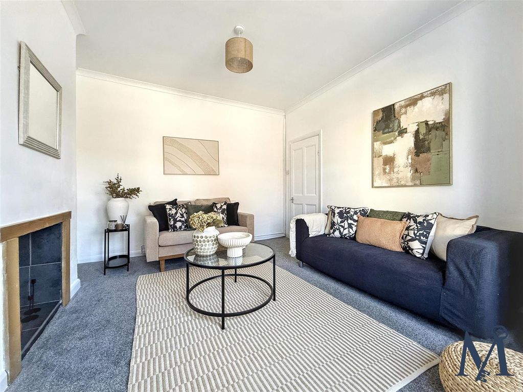 Property photo 3 of 24 Living Room