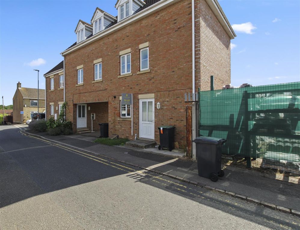 Property photo 1 of 8 New Street.Jpg