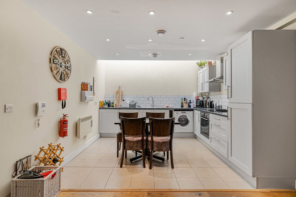 Property photo 2 of 12 Reception/Kitchen