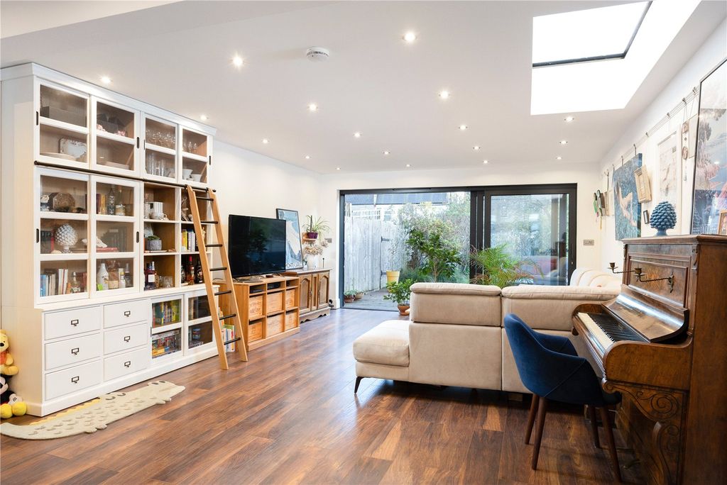 Property photo 3 of 15 Reception Room