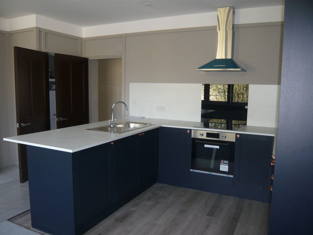 Property photo 1 of 7 Kitchen