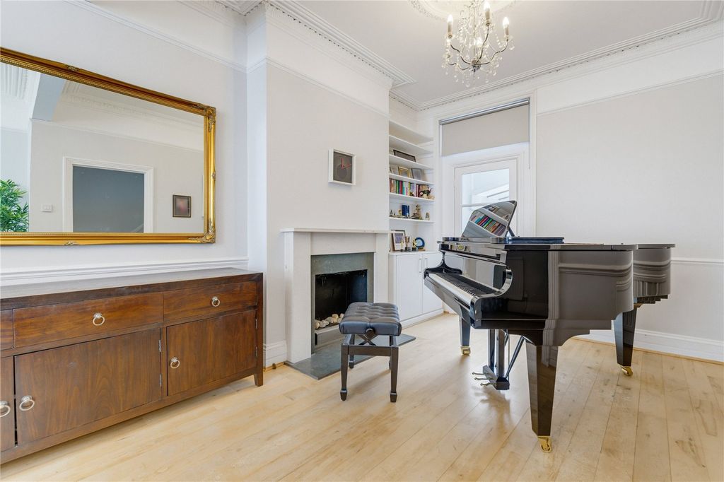 Property photo 3 of 18 Picture No. 12