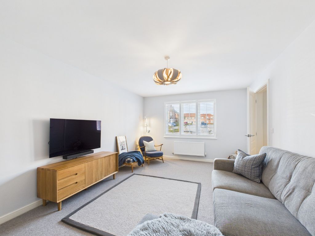 Property photo 3 of 37 4563157