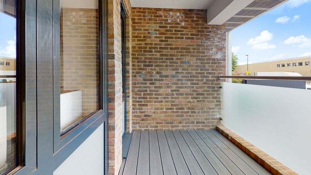 Property photo 3 of 10 Balcony