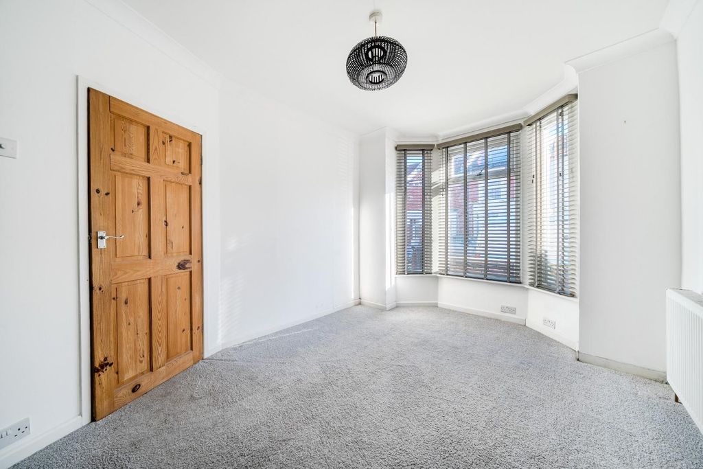 Property photo 2 of 16 1383785-5-6925A6Bd65c67.Jpg