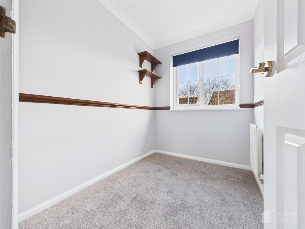 Property photo 3 of 15 Cam02365G0-Pr0387-Still010.Jpg