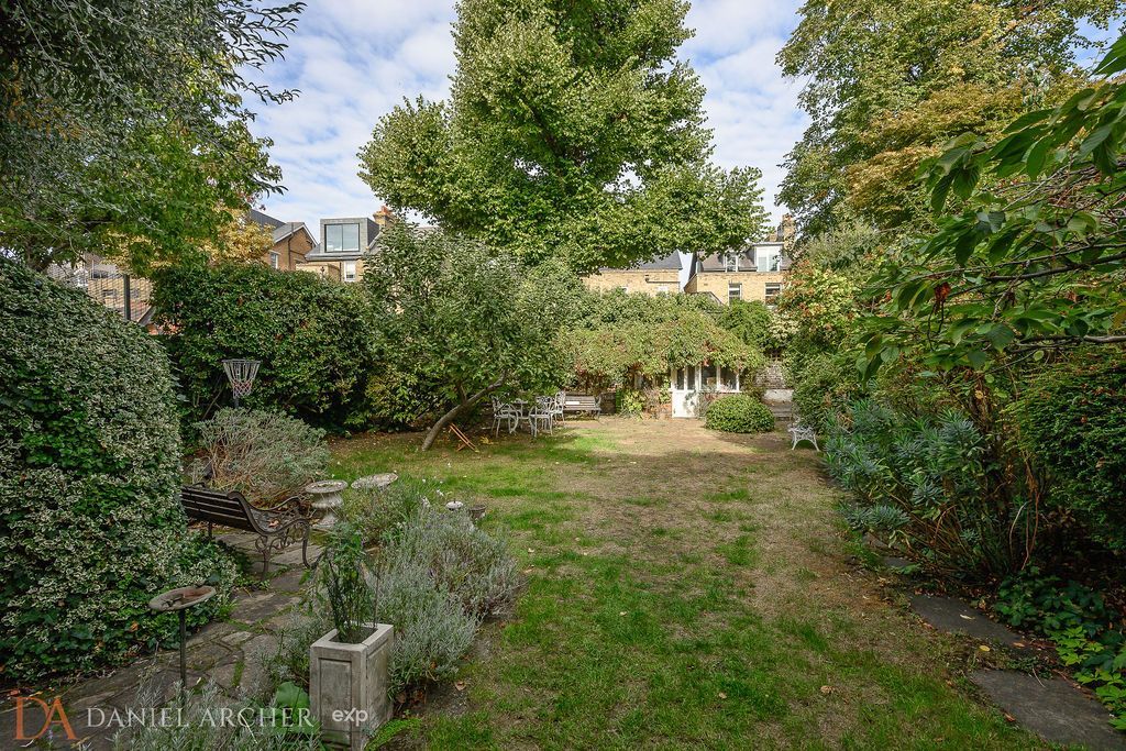 Property photo 3 of 26