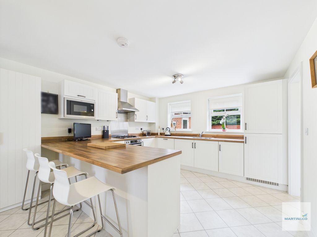 Property photo 2 of 27 Cam03394G0-Pr0310-Still003