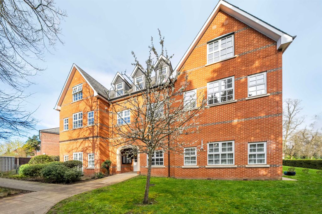 Property photo 1 of 18
