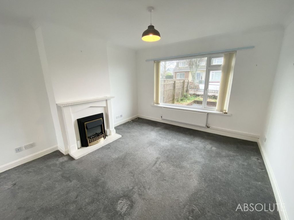 Property photo 2 of 15 Lounge