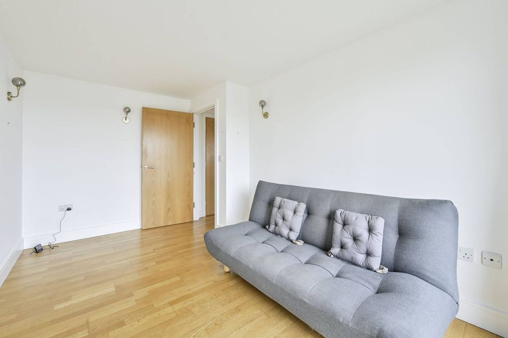 Property photo 1 of 11