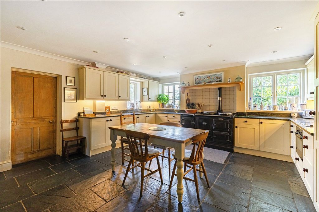 Property photo 2 of 24 Kitchen