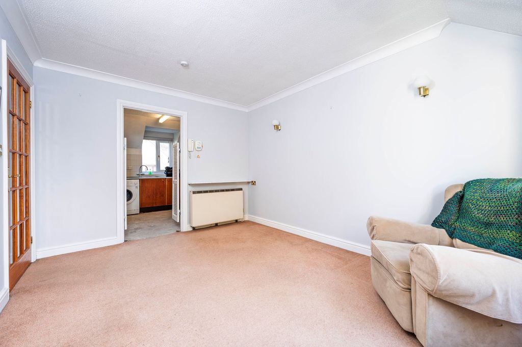 Property photo 2 of 11 Living Room