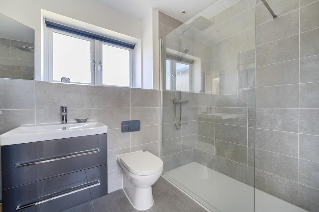 Property photo 3 of 22 Master Ensuite