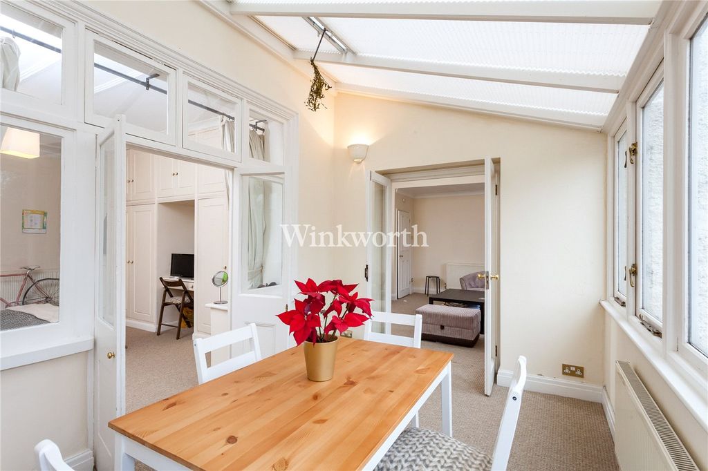 Property photo 2 of 11 Picture No. 15