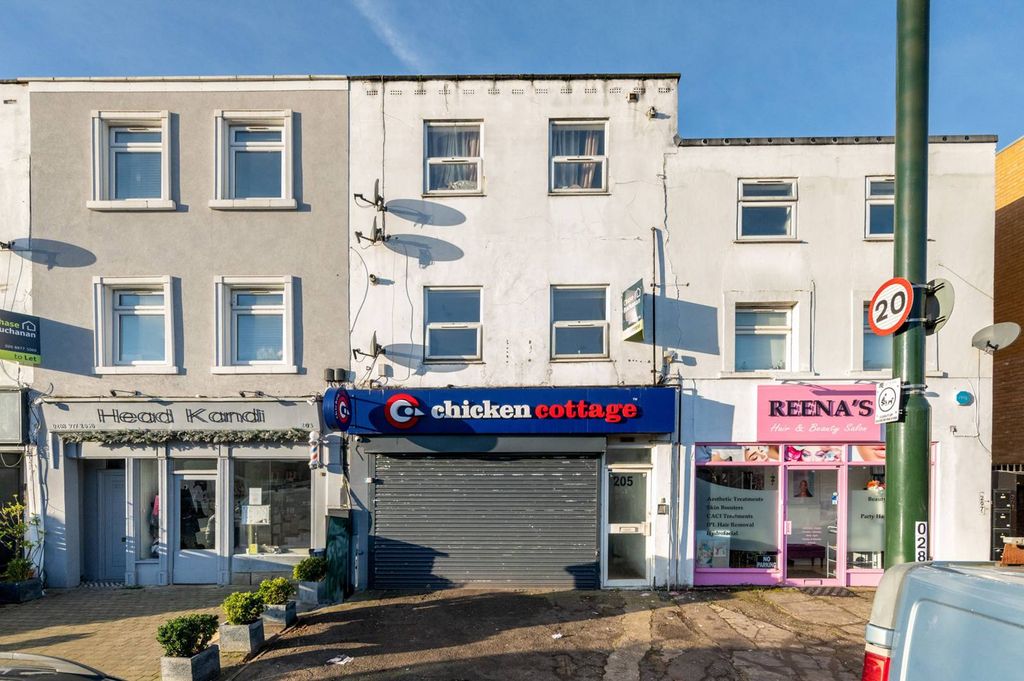 Property photo 1 of 9