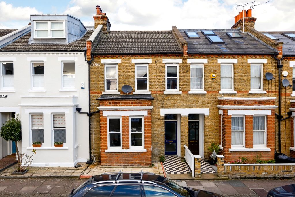 Property photo 1 of 11 20-Balvernie-Grov...