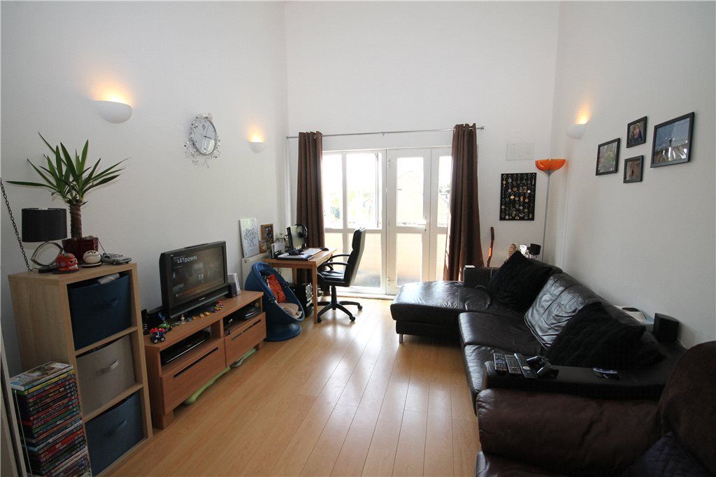 Property photo 2 of 9 Lounge