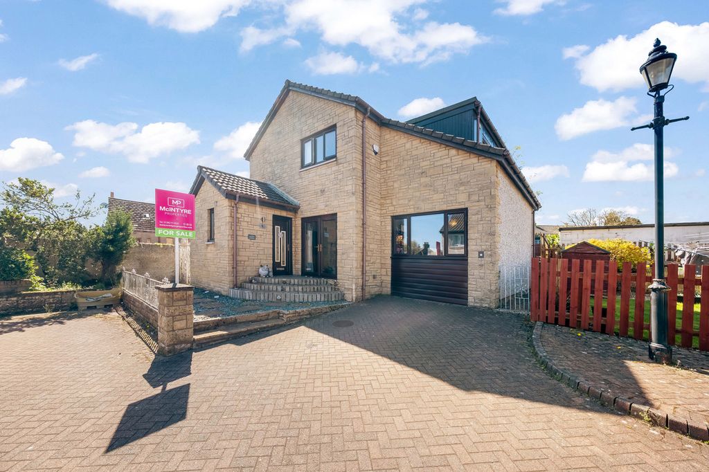 Property photo 1 of 41
