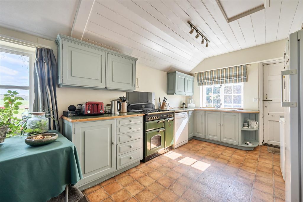 Property photo 2 of 24 Kitchen