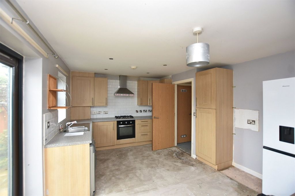 Property photo 2 of 6 Kitchen Diner