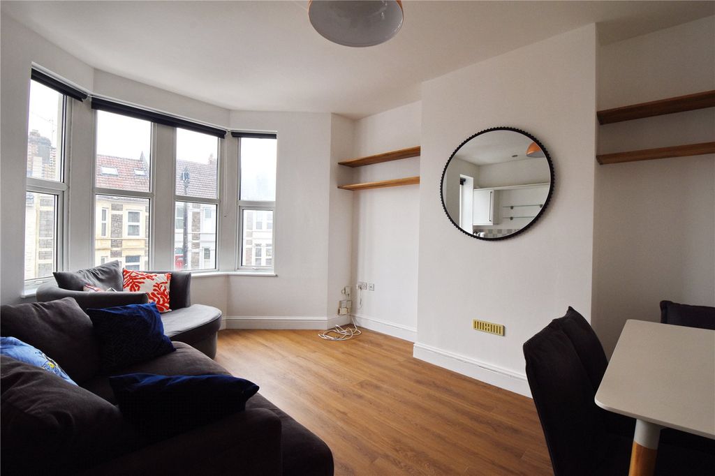 Property photo 3 of 17 Picture No. 04