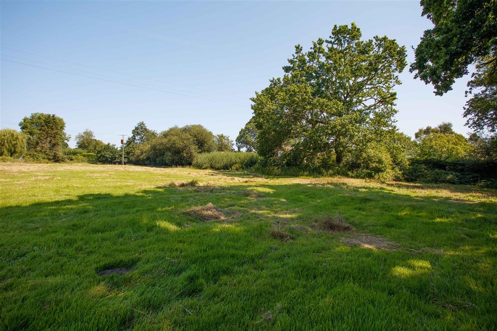 Property photo 2 of 17 Easterly Boundary