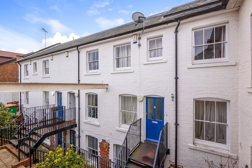 Property photo 1 of 9 1 Bedroom House For Rent