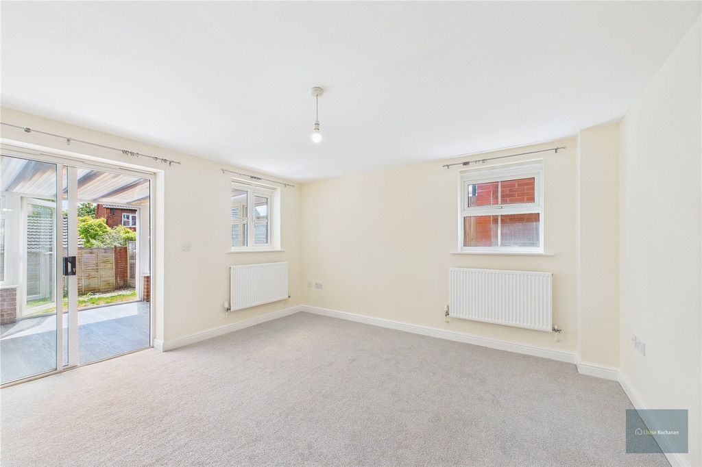 Property photo 3 of 11 Picture No. 15