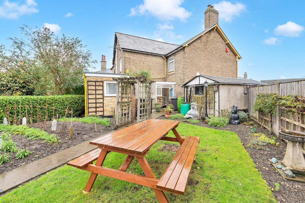 Property photo 2 of 12